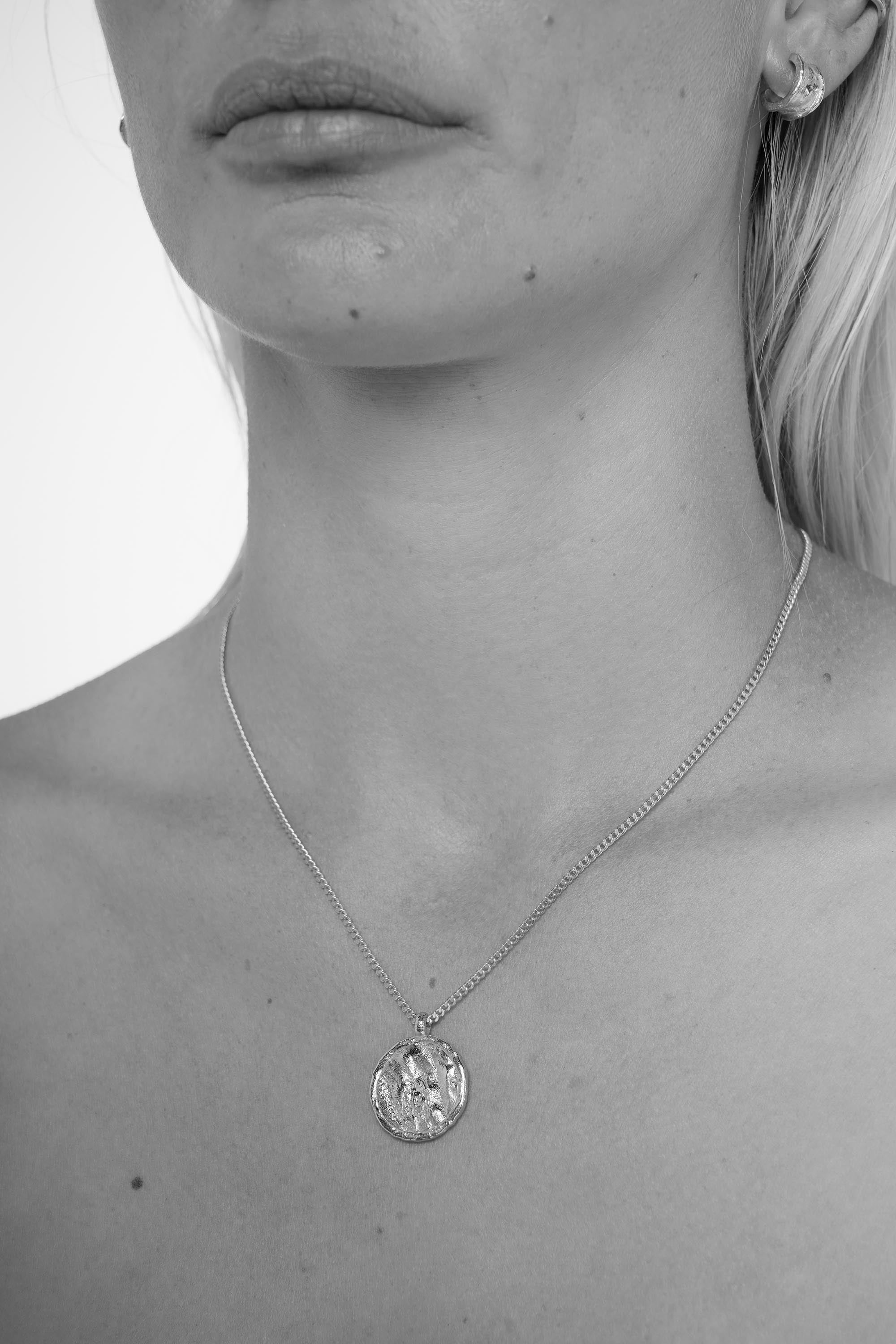 Arc Necklace