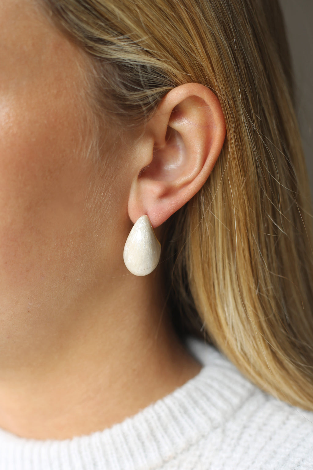 Hush Earrings Pearl Shimmer Enamel