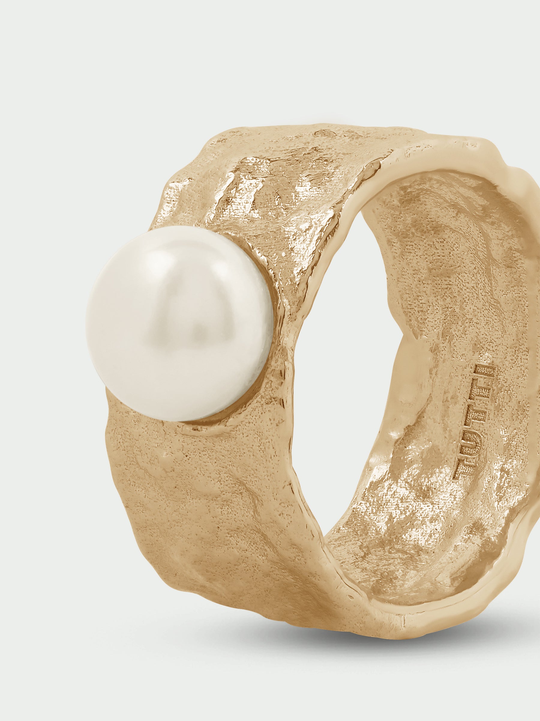 Iris Ring
