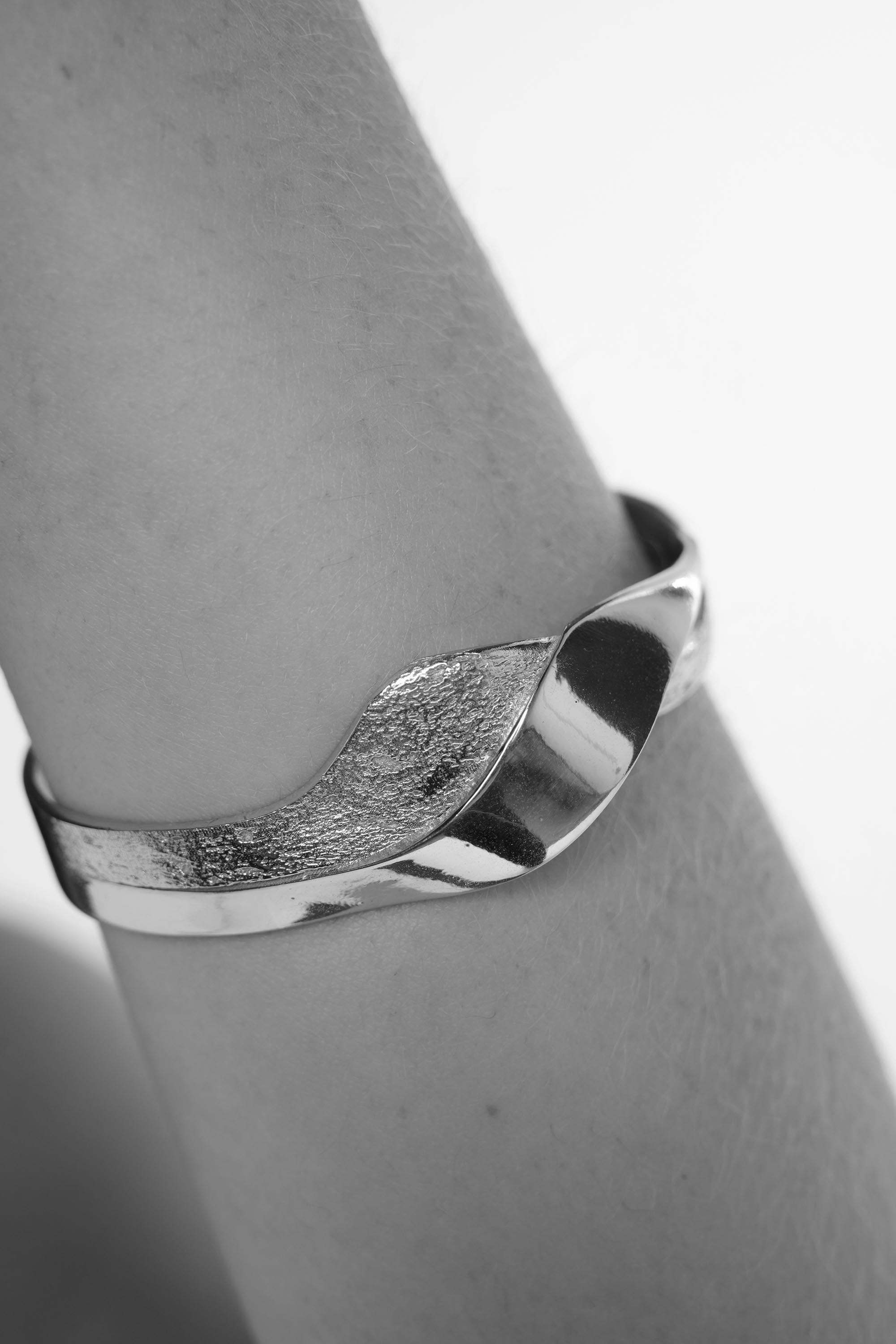 Wave Bangle |Jewellery that reflects modern simplicity. Designed