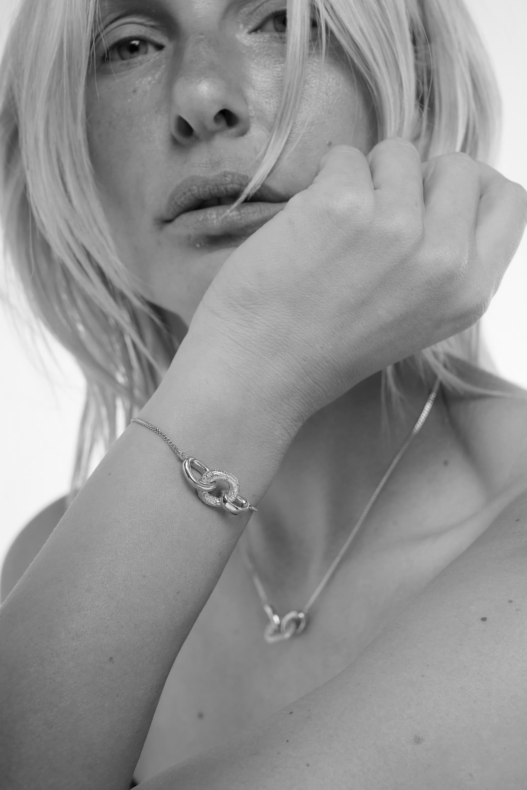 Bind Bracelet