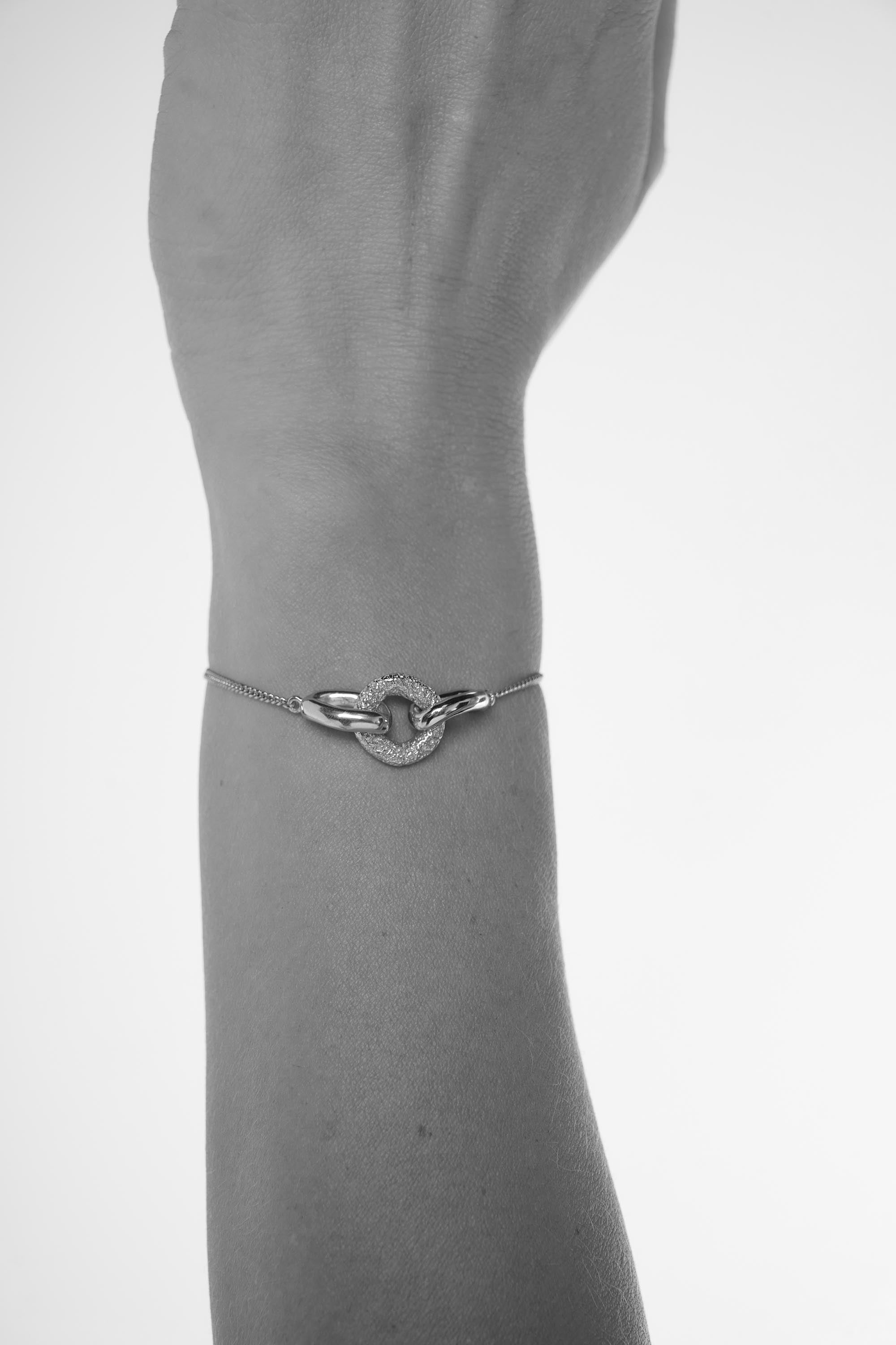 Bind Bracelet