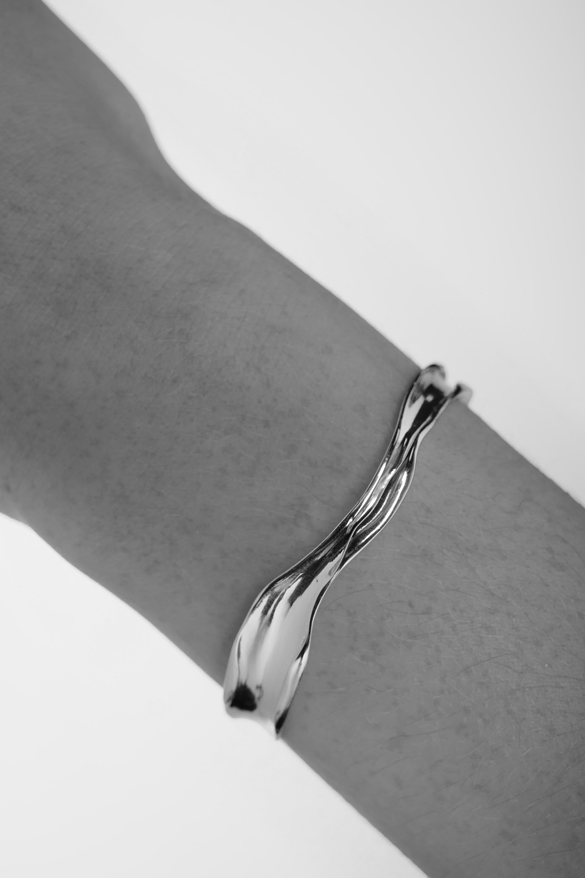 Fluid Bangle Set