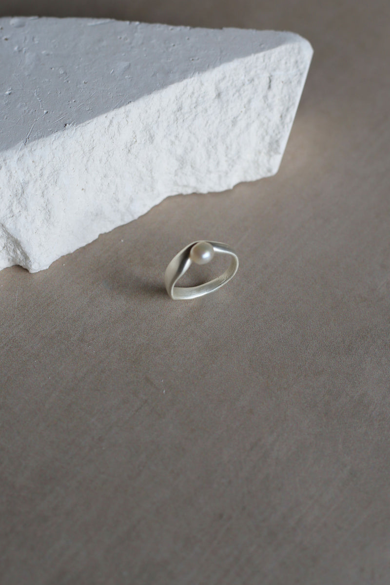 Tranquil Ring Silver